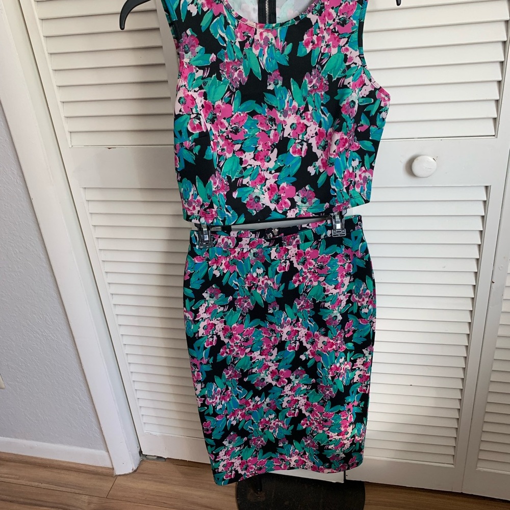I❤️Ronson Floral Crop Top/Pencil Skirt Set